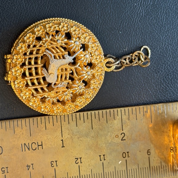 Vintage gold tone filigree Corday unicorn in captivity perfume locket pendant - Picture 4 of 8